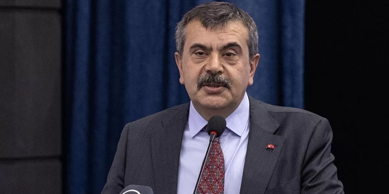 Bakan Tekin: ''Öğretmenler, haftalık ders saatlerinin artırılmasını istiyordu.''