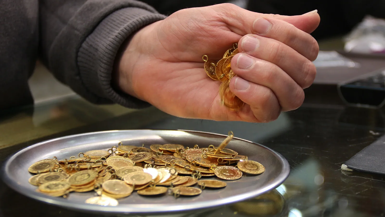 Gram altın rekor tazeledi