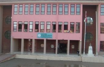 Okul Basan Veli Hakkında Valilikten Açıklama