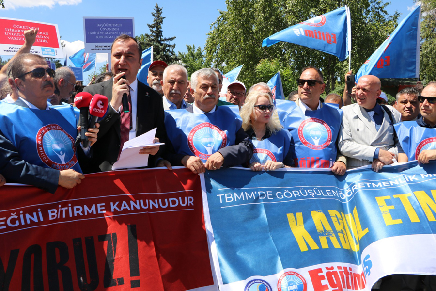 Meslek Kanunu Protesto Eden Eğitimciler TBMM'ye Yürüdü