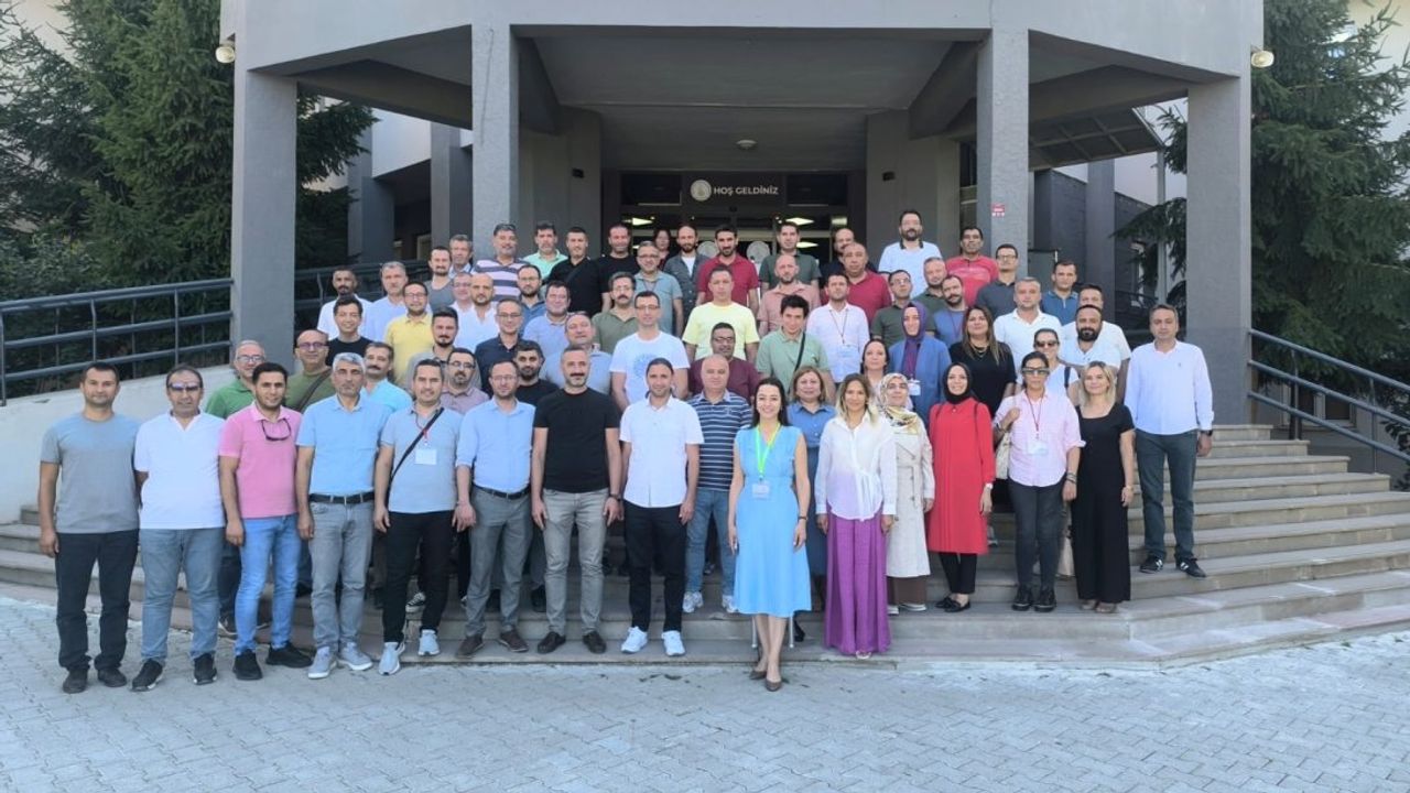 Öğretmene yeni müfredat eğitimi verecek olan öğretmenlerin eğitimi tamamlandı