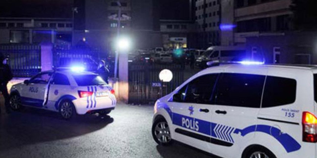 Okul Müdürünün Aracına Silahlı Saldırı