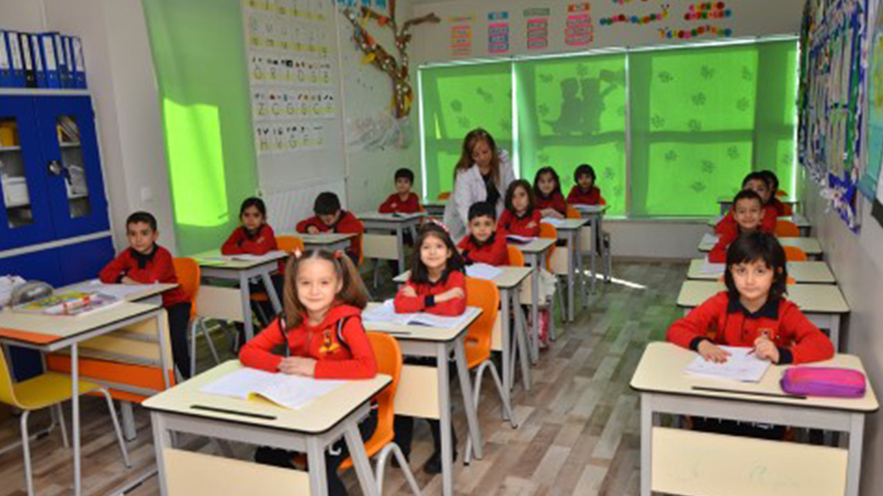 Okullarda İlk Gün Eğitim Saatleri Değişti