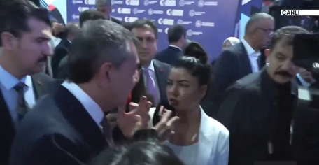 "Okullar Pislik İçinde Gündeminiz Basketbol"