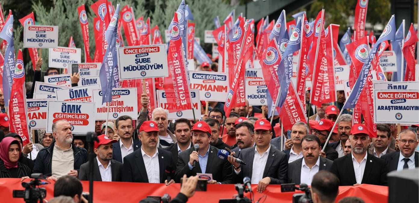 Eğitim Bir Sen Öğretmenlik Meslek Kanununu Protesto İçin İş Bıraktı