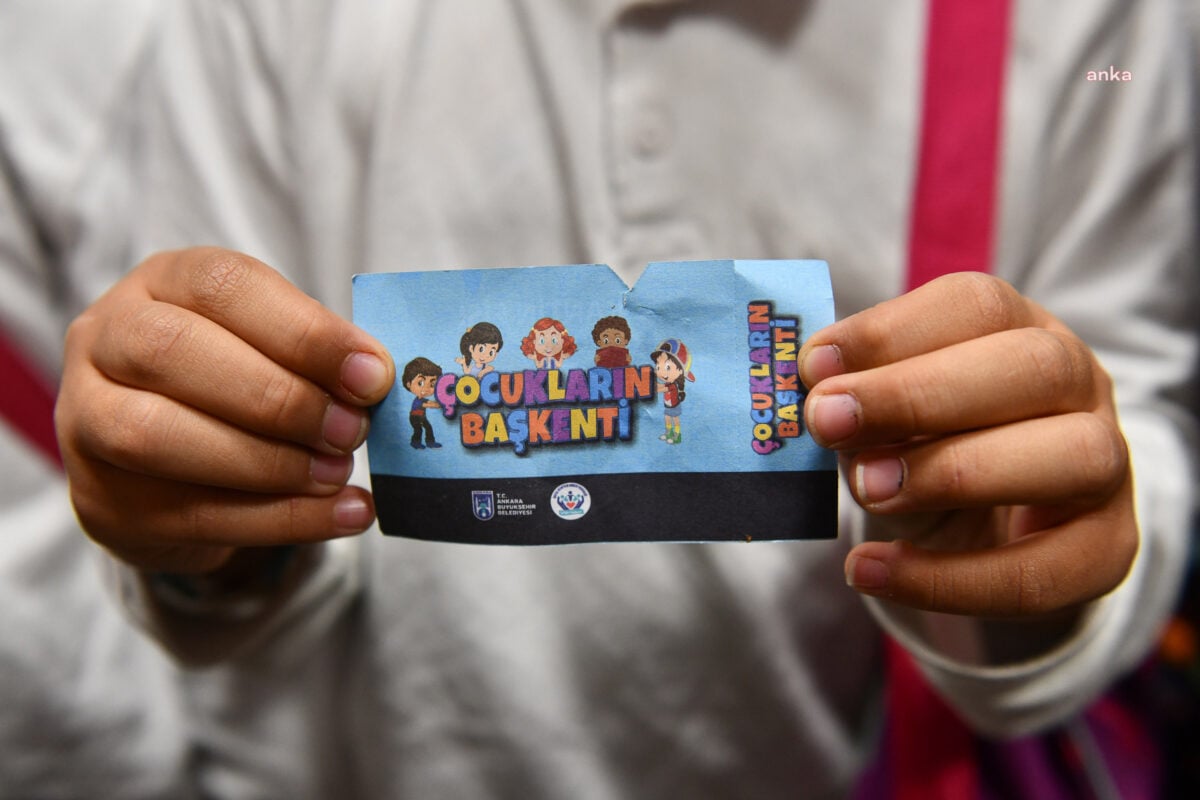 Kartını Alan Kantine Koştu