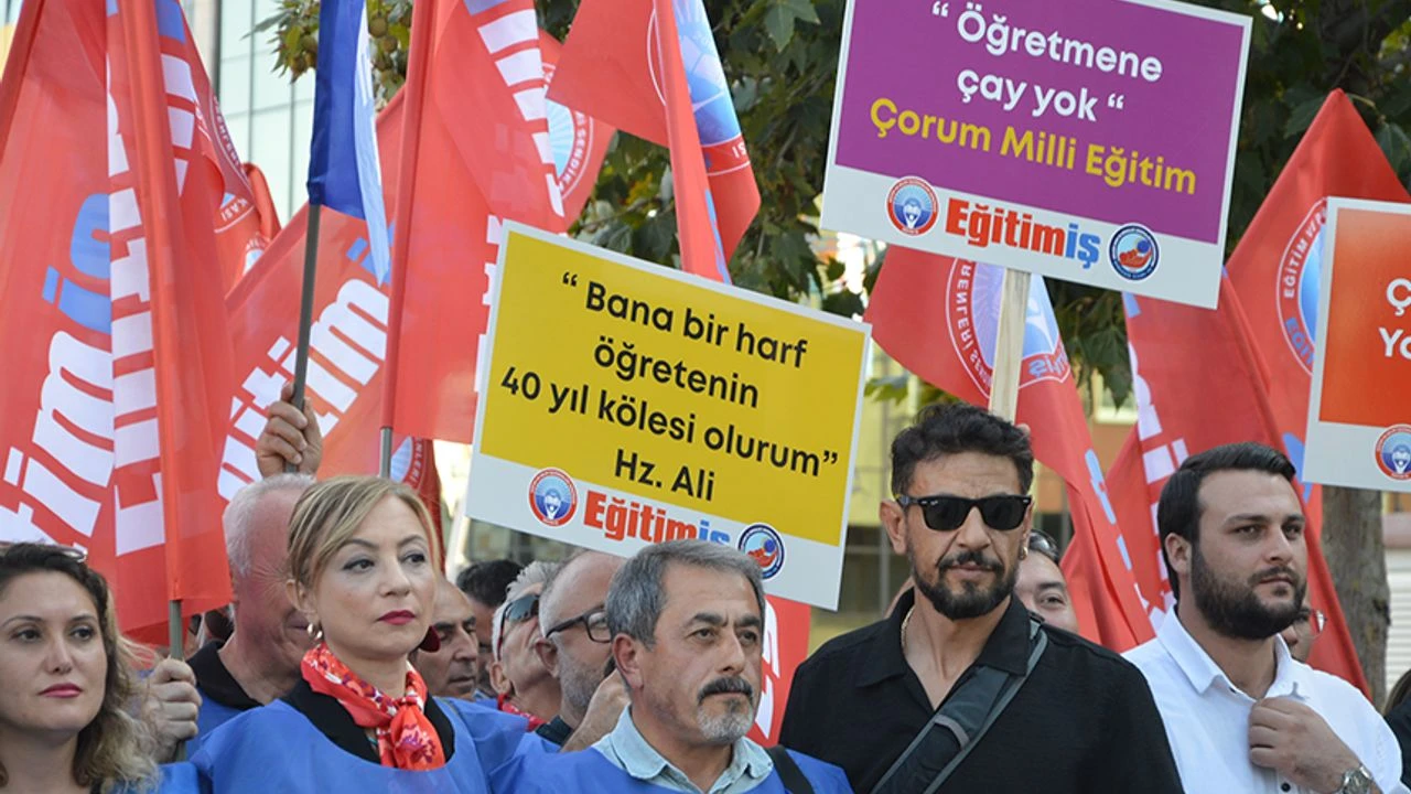 Öğretmenlerden çaylı eylem