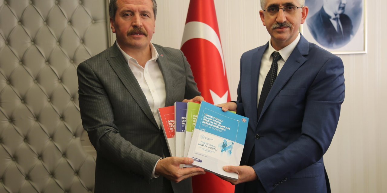 Memur Sen'in Programında Bakan Yardımcısı Nazif YILMAZ Tartışması