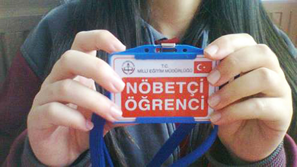 Okullarda öğrencilerin nöbet tutmasına veliler itiraz ediyor