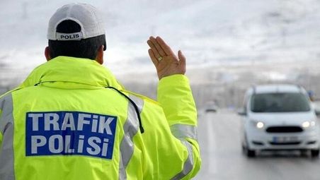 Ara tatil başladı, 43 ilin geçiş güzergahında trafik yoğunluğu arttı