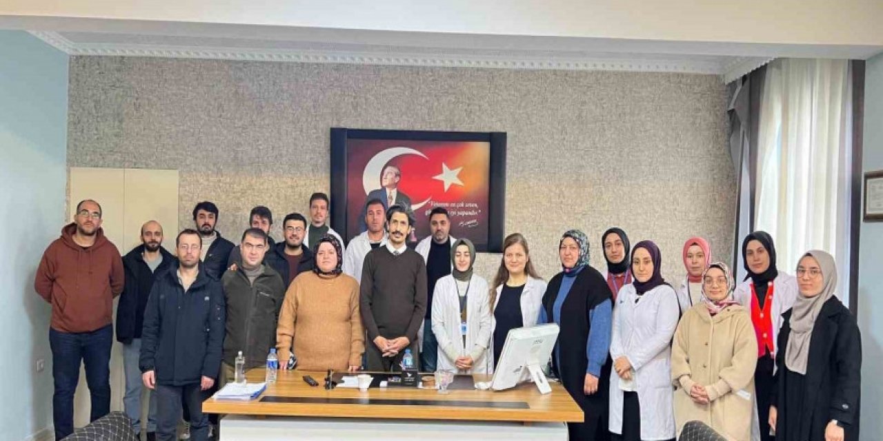 Eğitim İş'in Hedef Aldığı Okul Müdürüne Öğretmenleri Destek Verdi
