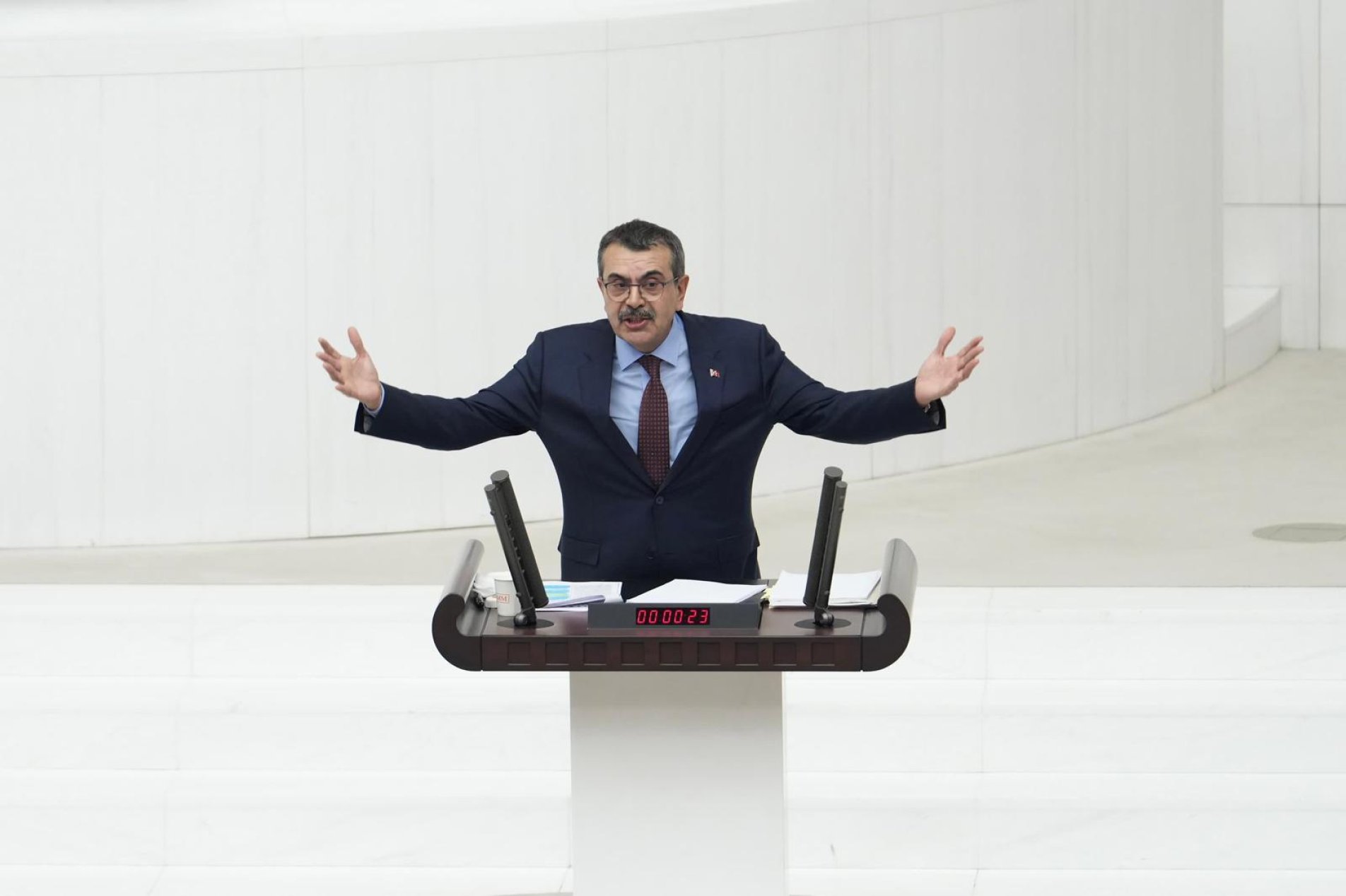 Bakan Tekin: Tarihte görülmemiş adil bir mülakat yaptık