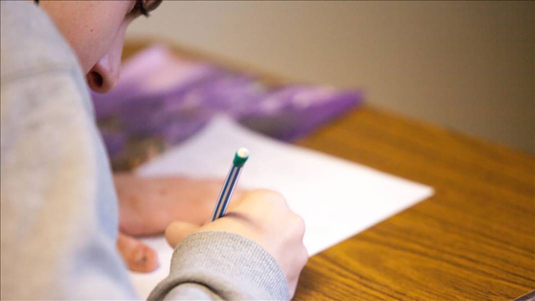 Okullar kaynak kitap yasağını deldi, o faaliyetler için velilerden para istenecek