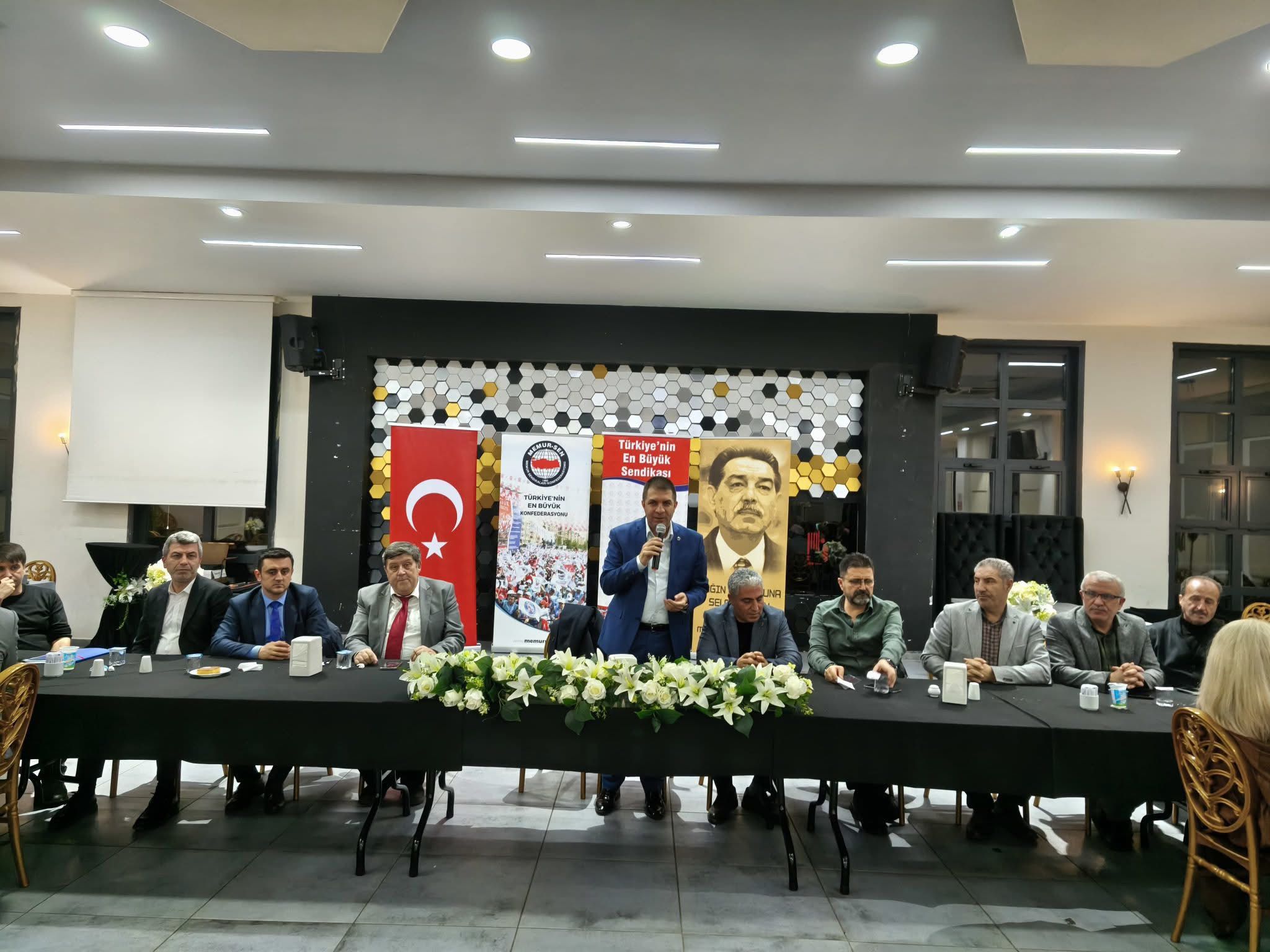 Eğitim Bir Sen'den Öğretmene Maaş Promosyonunda Yeni Rekor