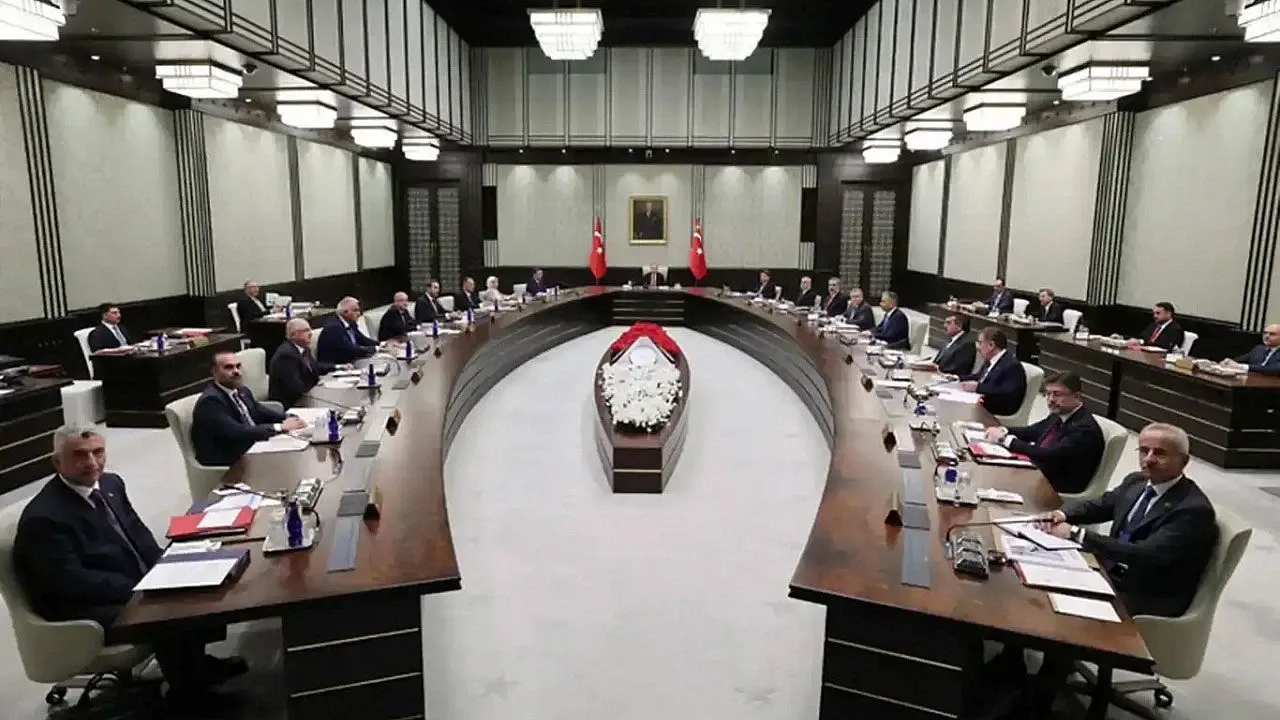 Kabine'de 7 Bakan Değişiyor!