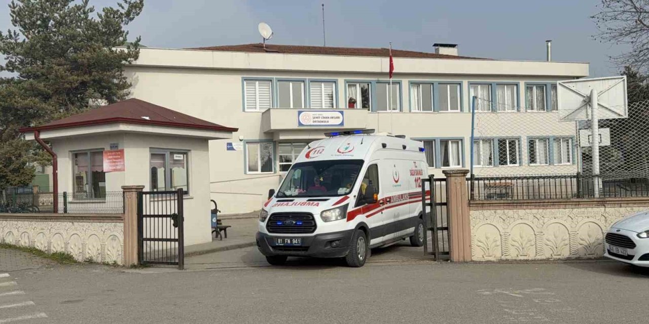 Zehirlenme şüphesiyle 5 öğrenci hastaneye kaldırıldı