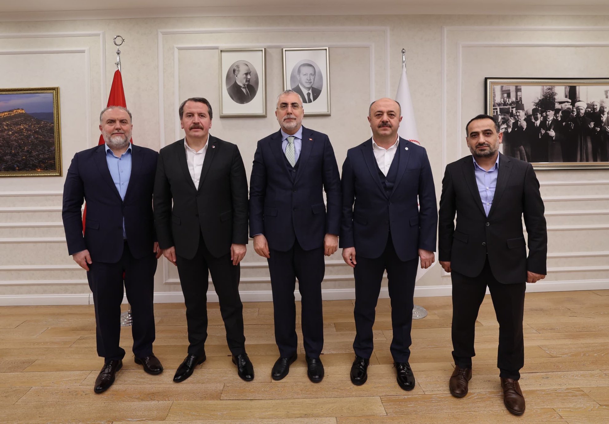 Eğitim-Bir-Sen'den Çalışma Bakanına Önemli Ziyaret