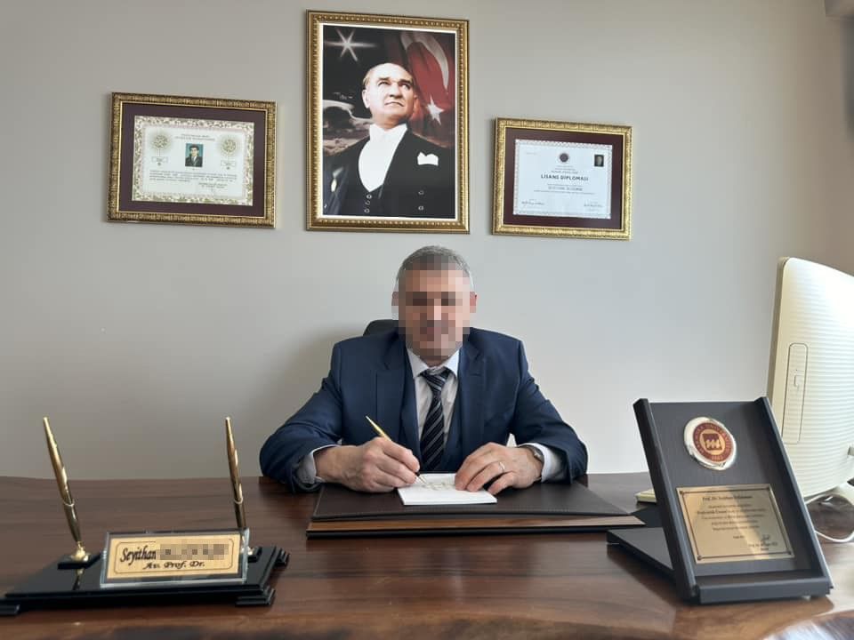 Çikolata poşetinin içinden 2 bin 500 dolar çıkınca tutuklanan avukat tahliye edildi