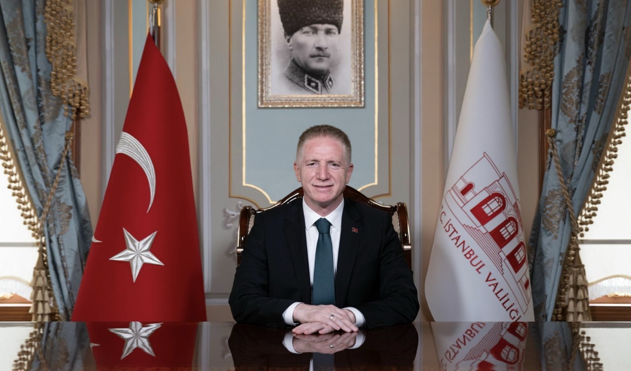 İstanbul Valisi'nden Müfredat Dışı Ders İşleme Eylemine Katılacak Öğretmenlere Uyarı