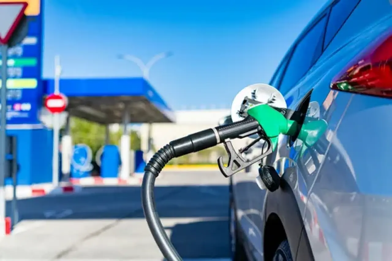 Benzine zam geldi motorine zam yolda!