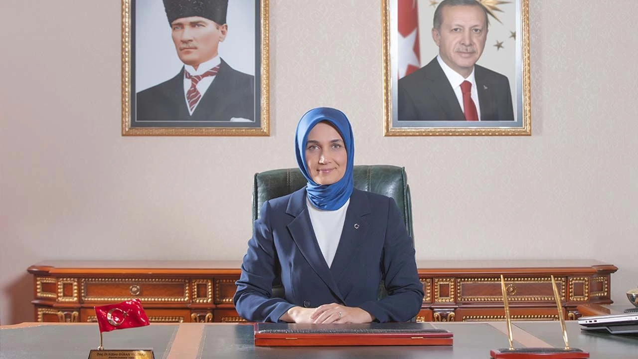 Türkiye'nin ilk başörtülü valisi kabineye mi giriyor?