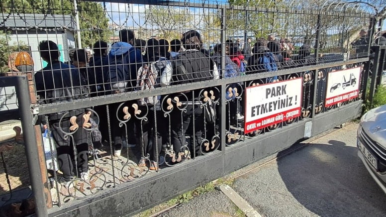 Öğrencileri Eylem İçin Kışkırtan Öğretmen Açığa Alındı