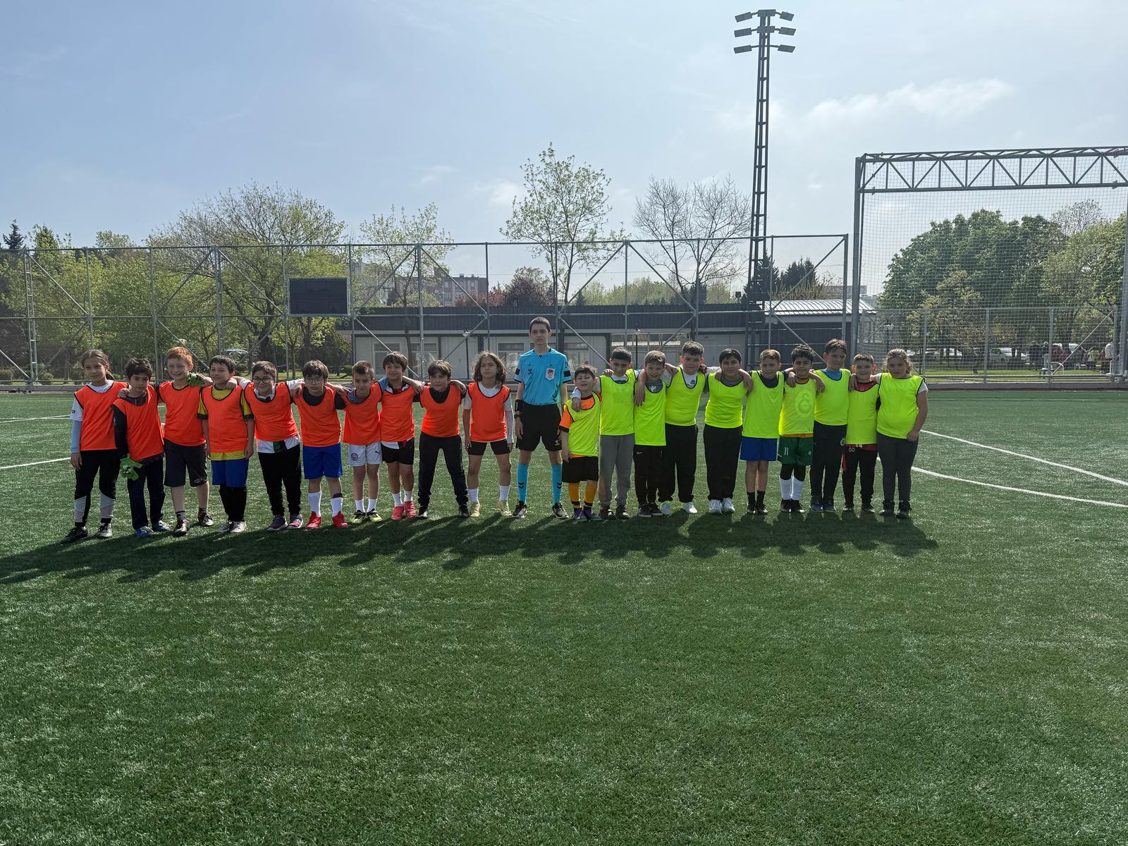 Kupa 4-B’nin! 23 Nisan İlkokulu’nda Futbol Coşkusu