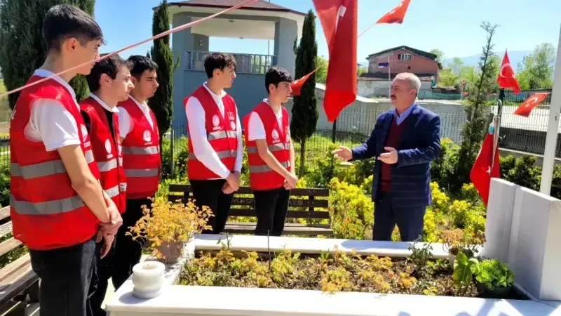 Öğrencilerden şehit ailesine anlamlı ziyaret