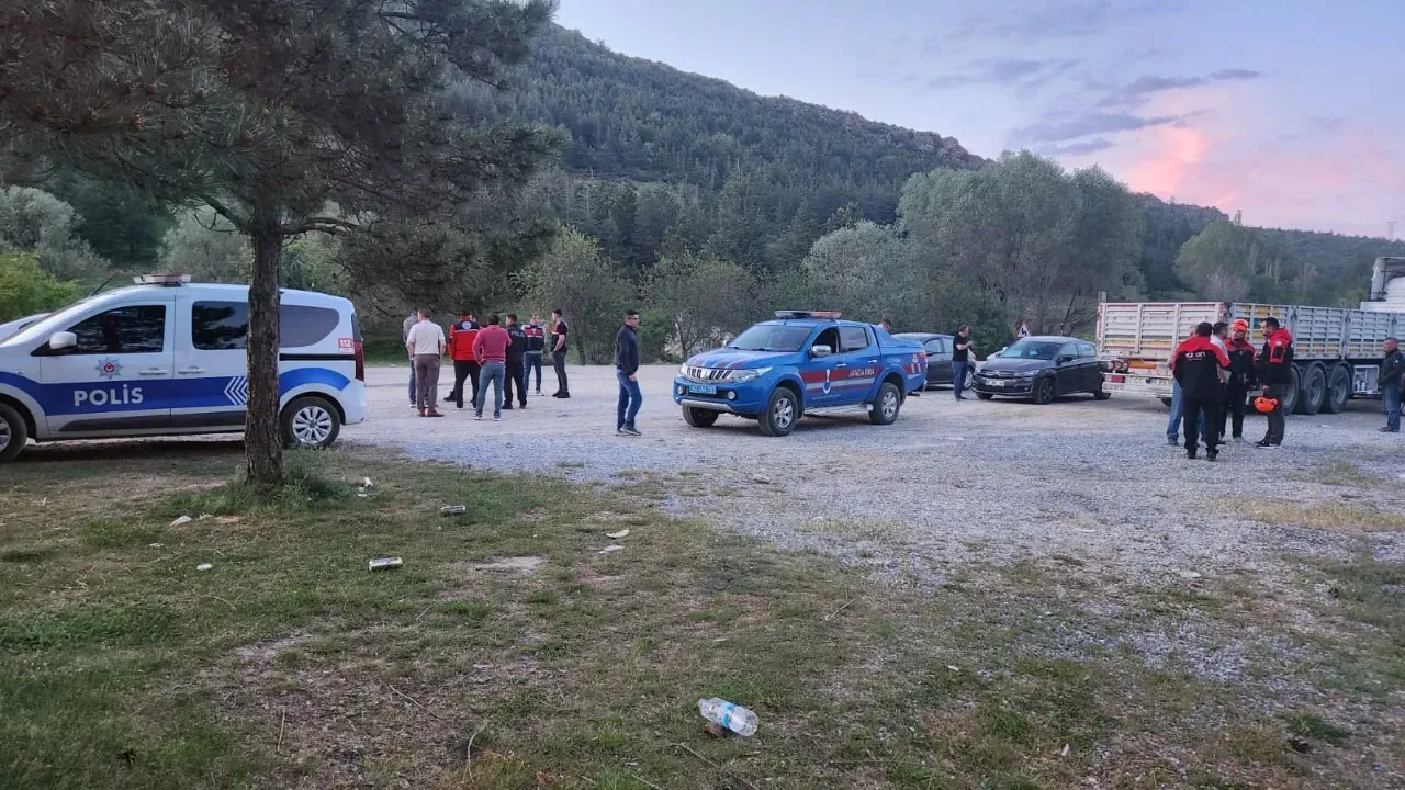 Isparta'da Görev Yapan Öğretmenden Haber Alınamıyor