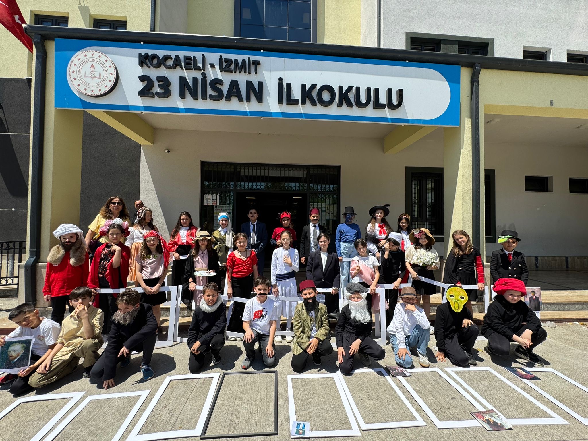 “23 Nisan İlkokulu’nda Sanat Sergisi Büyüledi”