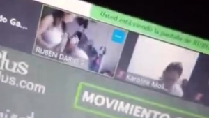 Online eğitimde kamerasını açık unutan öğretmen, eşiyle özel anlarını öğrencilerine izletti