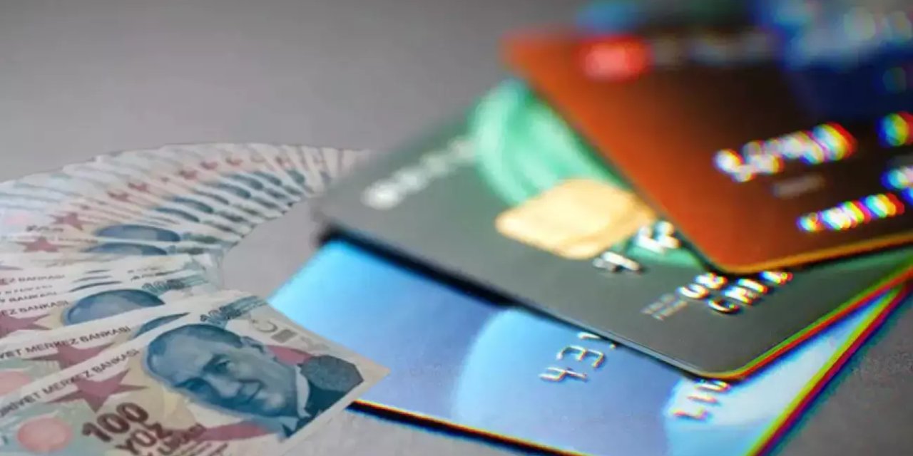 Kredi Kartı Ekstrelerine Yıllık Kart Kullanım Aidatı Yansıtıldı, Aidatlar Nasıl Geri Alınacak?