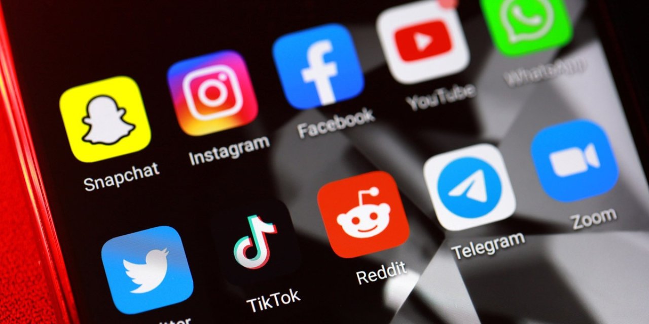 Sosyal Medyada Kimlik Bilgileri Zorunlu Oluyor: Anonim Hesaplara Süre Verilecek