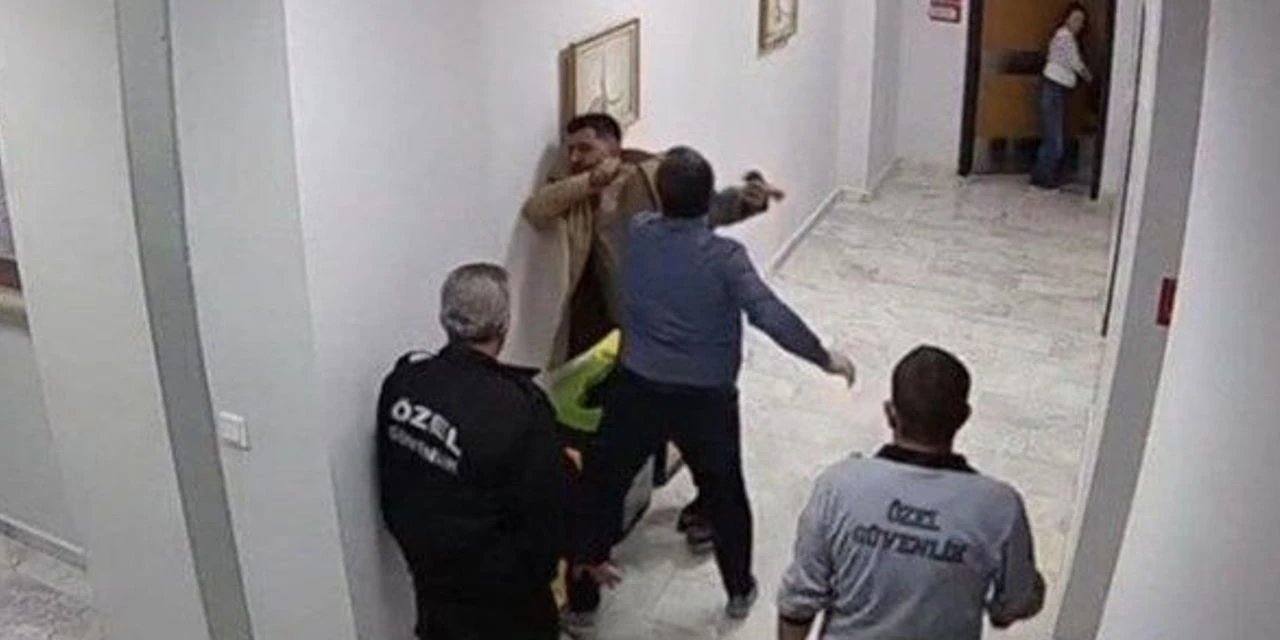 Güvenlik Görevlilerinin Gözü Önünde Personelini Darp Eden Hastane Müdürü Açığa Alındı