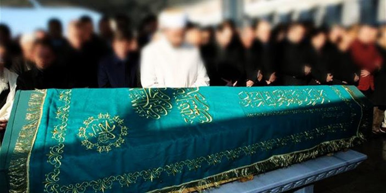 Evinde Kalp Krizi Geçiren Öğretmenden Acı Haber