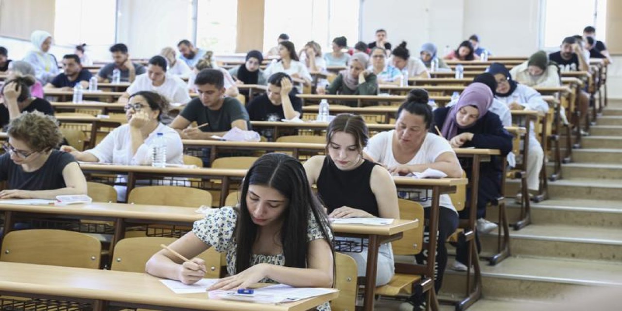 Lisans KPSS Adaylarına Son Şans Kapısı Açılıyor! O Tarihi Kaçıran Yandı...