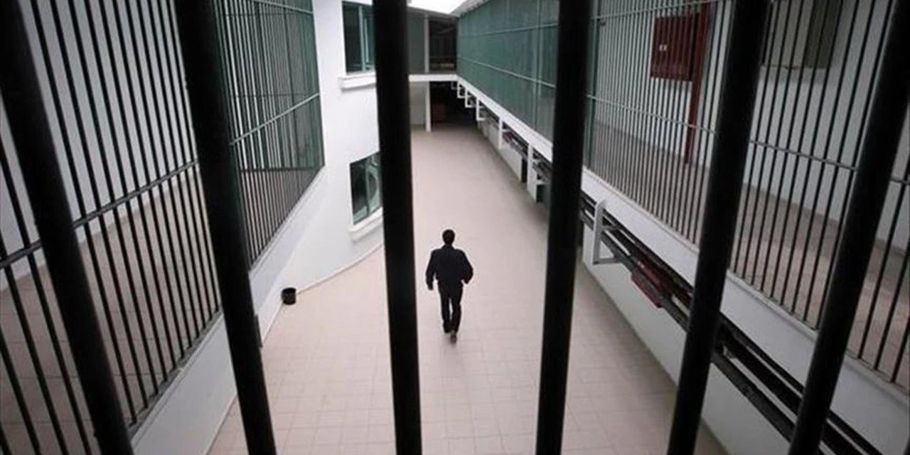 Devletten Geri Adım Yok: Bıçaklı Okul Saldırganının Annesi ve Babası Cezaevine Gönderildi