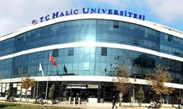 Eski rektör üniversite bastı