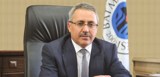 KENDİNİ KANUN ÜZERİNDE GÖREN REKTÖR YARDIMCISI   