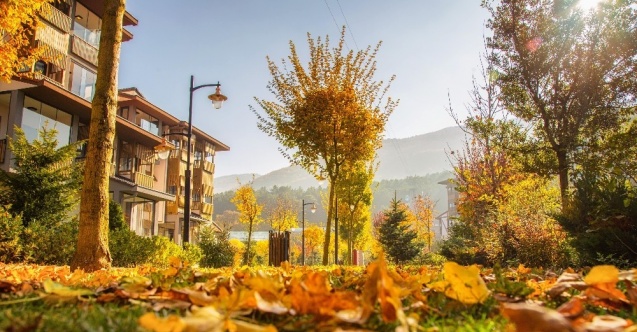Narven Termal Kasaba, sonbaharın renklerine büründü