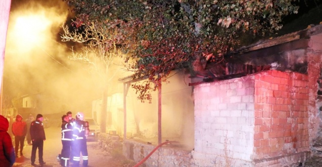Müstakil evdeki yangın paniğe neden oldu