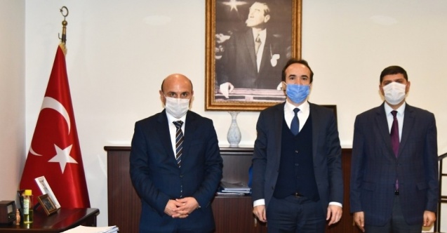 Altınova Belediyesi’nden öğrencilere 150 tablet