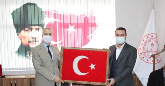 Burdur Milletvekili Yasin Uğur, ilkokul yıllarına döndü