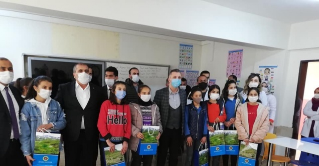 Şenoba Belde Belediye Başkanı Babat’tan eğitime tam destek