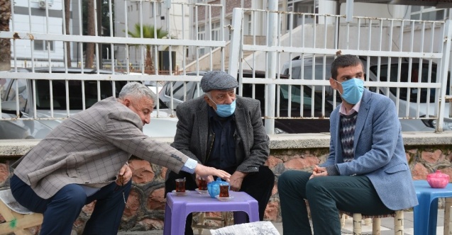 Kısıtlamalar kalktı, esnaf iş yerini temizleyip müşteri almaya başladı