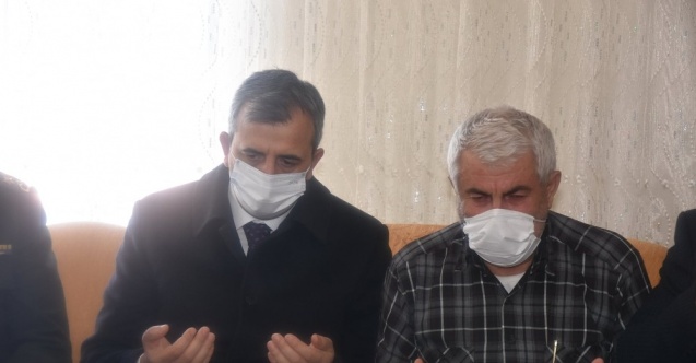 Kırıkkale Valisi Sezer’den şehit evine taziye ziyareti