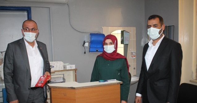 Polis ekipleri kadınlar gününü kutladı