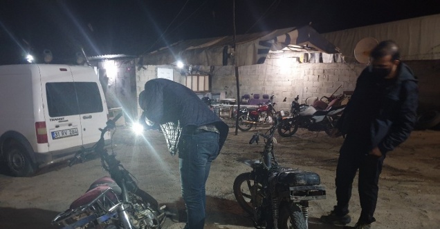 Reyhanlı’da çalıntı motosikletler denetim yapan polise takıldı