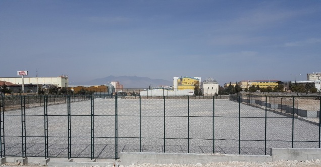 Karaman’da Organize Sanayi Bölgesine futbol sahası