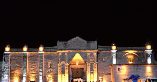 Tarihi Ulu Cami ışıklandırma çalışmaları ile ihtişamlı bir görünüm kazanıyor